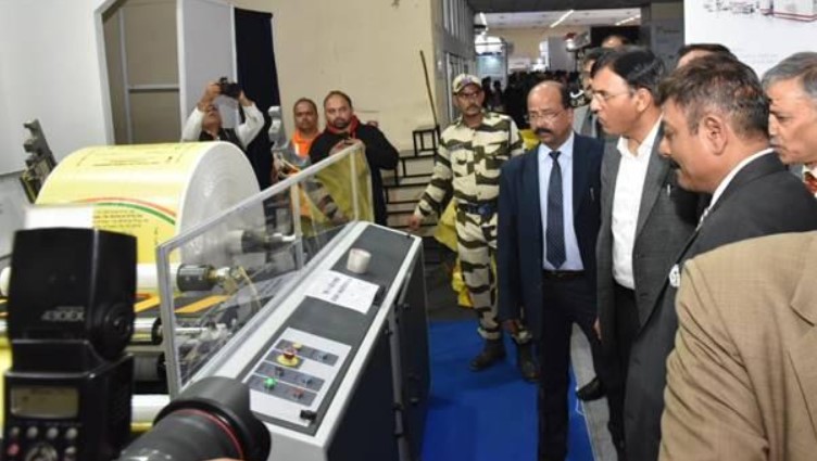 Union Minister for Chemicals & Fertilizers and Health & Family Welfare, Dr. Mansukh Mandaviya chairs CEO Conclave at PLASTINDIA 2023