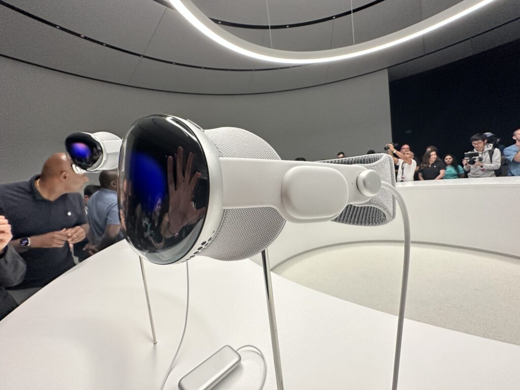 Apple Vision Pro AR Headset