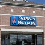 Sherwin-Williams Shares Show Slight Decline Amid Analyst Adjustments