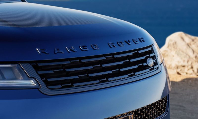 Range Rover unveils ‘mirror-like’ bespoke paint finish for ultra-luxury customers