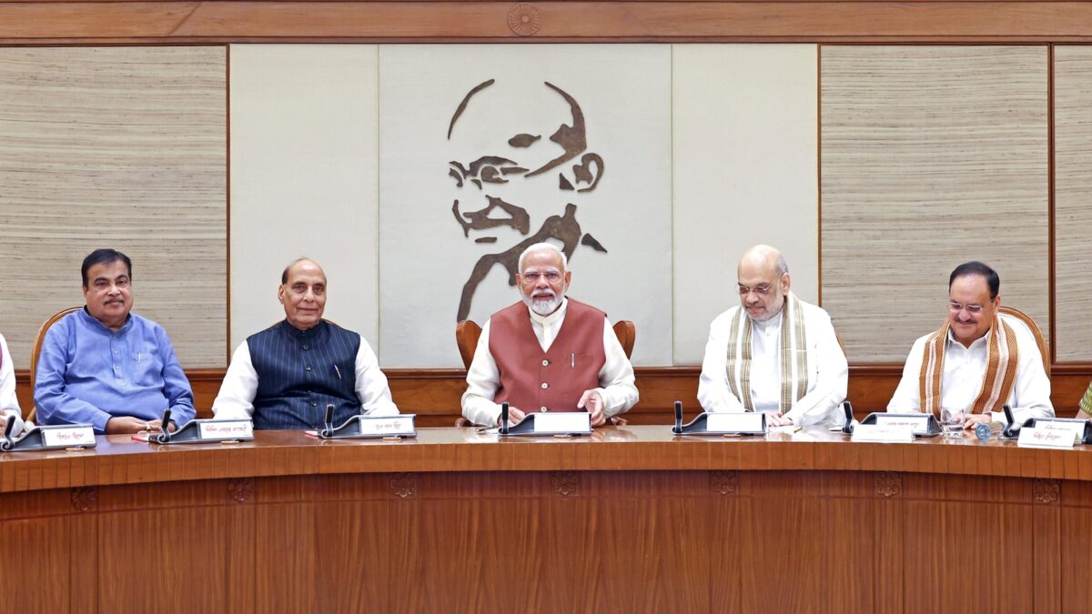 Cabinet Meets at ‘Seva Teerth’, Adopts Seva Sankalp Resolution